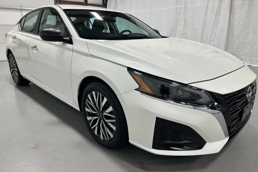 2024 Nissan Altima 2.5 SV photo 1
