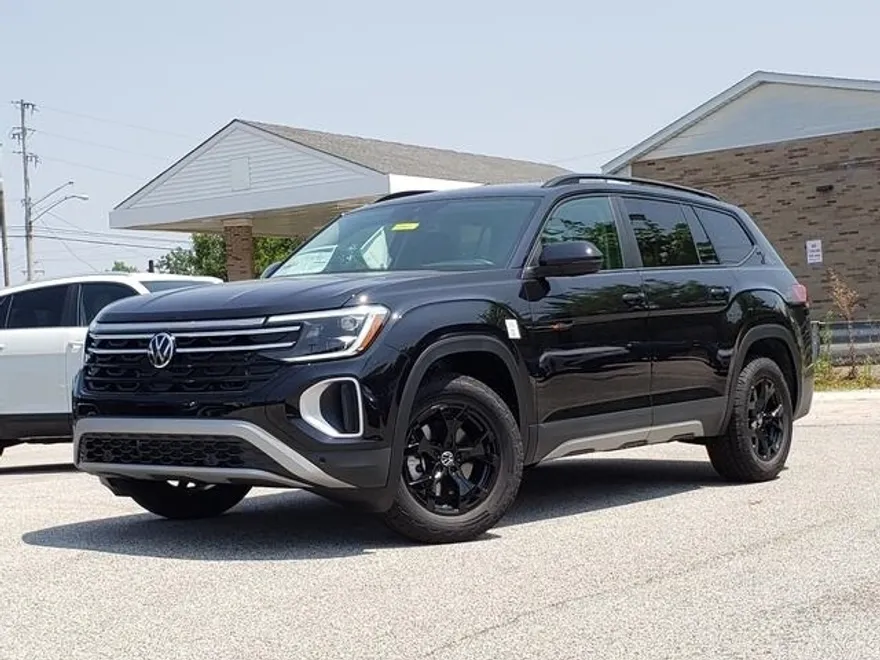 2025 Volkswagen Atlas Peak Edition SE photo 1