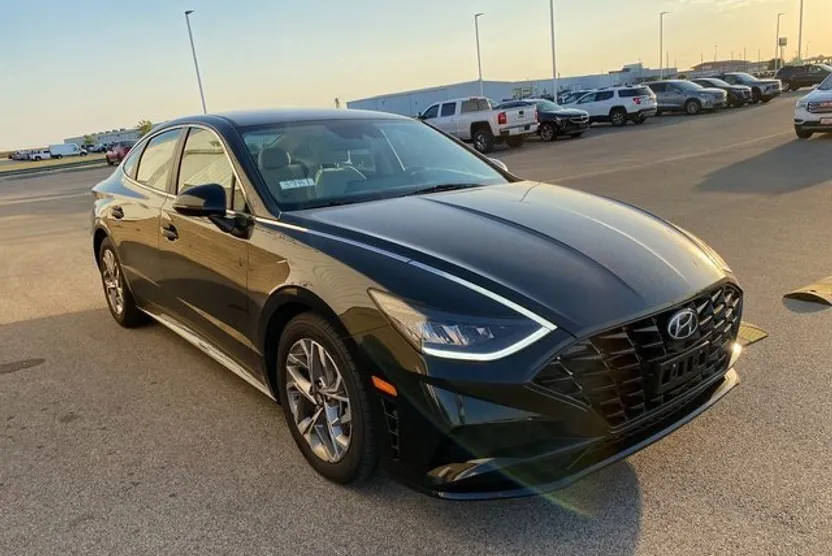 2021 Hyundai Sonata SEL photo 1