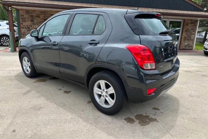 2020 Chevrolet Trax LS photo 1