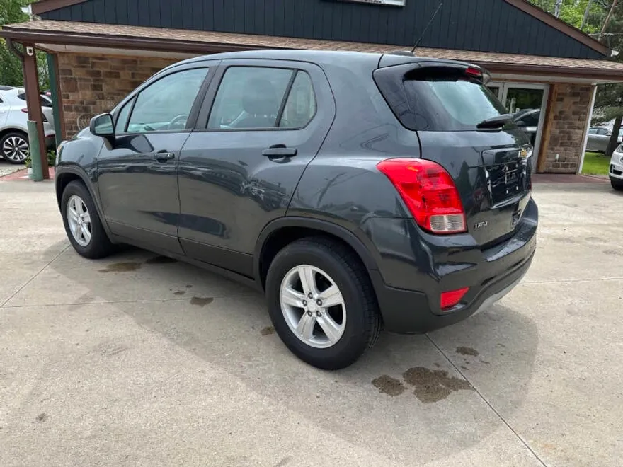 2020 Chevrolet Trax LS photo 1