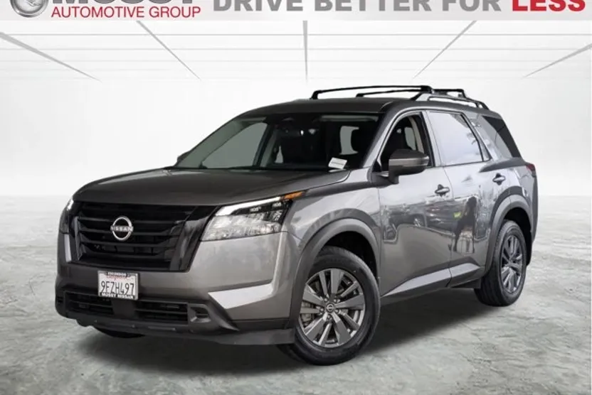 2023 Nissan Pathfinder SV photo 1