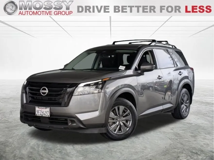 2023 Nissan Pathfinder SV photo 1