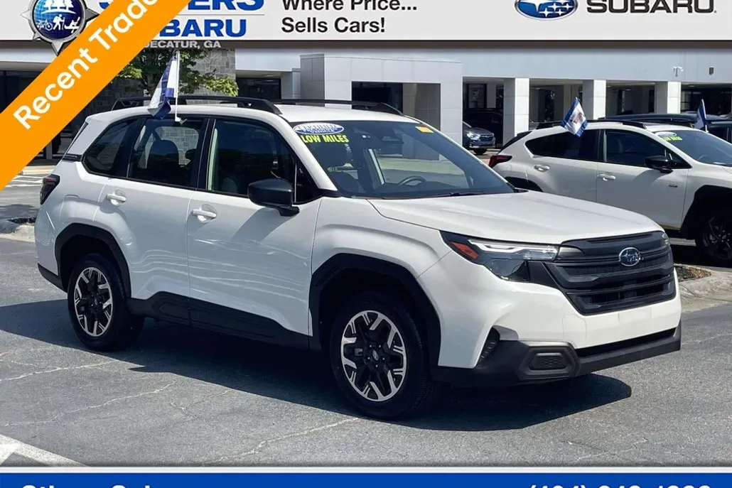 2025 Subaru Forester Base photo 1
