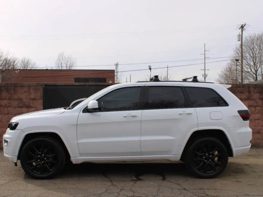 2018 Jeep Grand Cherokee Laredo photo 1