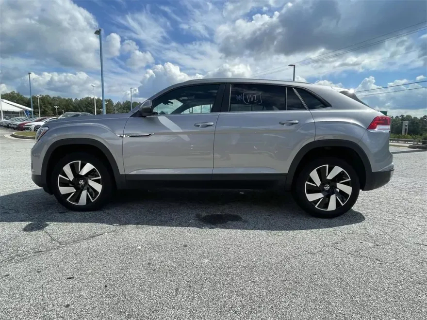2024 Volkswagen Atlas Cross Sport SE Technology photo 1