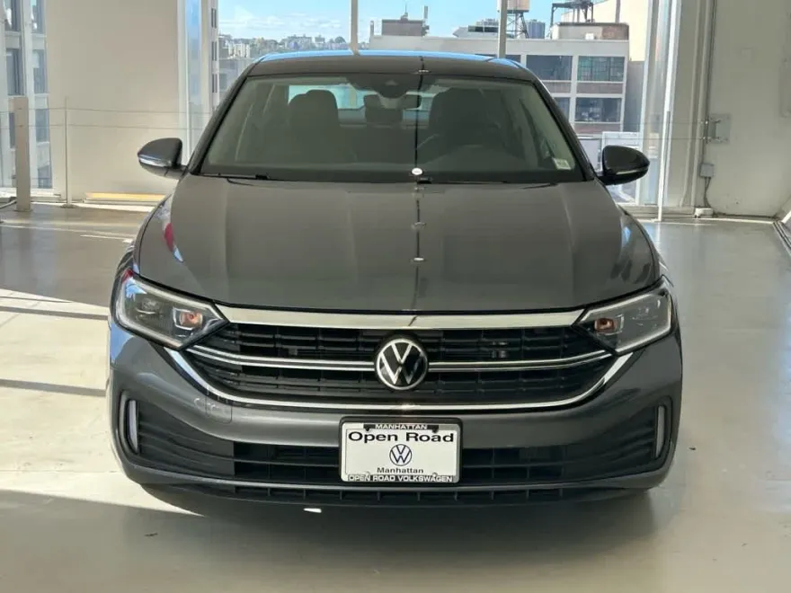 2022 Volkswagen Jetta SEL photo 1