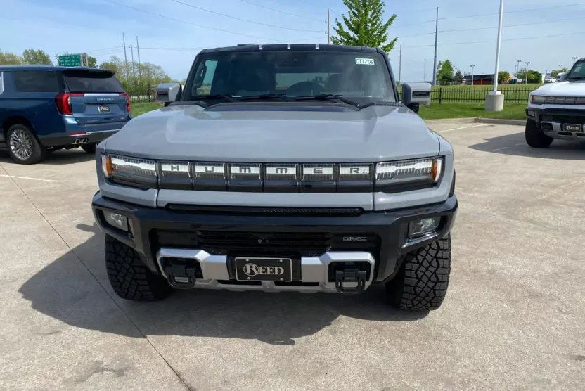 2025 Gmc Hummer EV photo 1