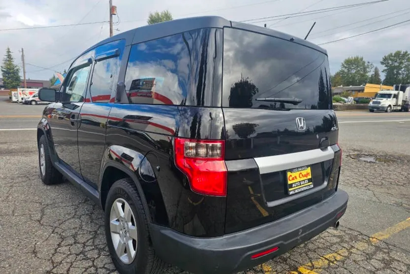 2010 Honda Element EX photo 1