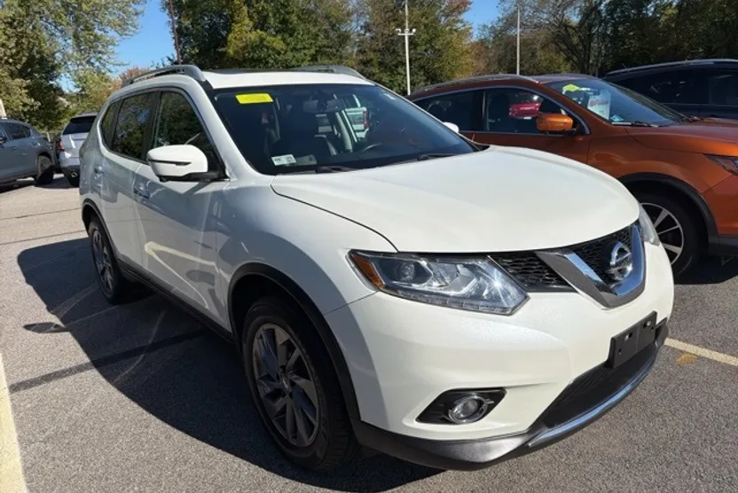 2016 Nissan Rogue SL photo 1