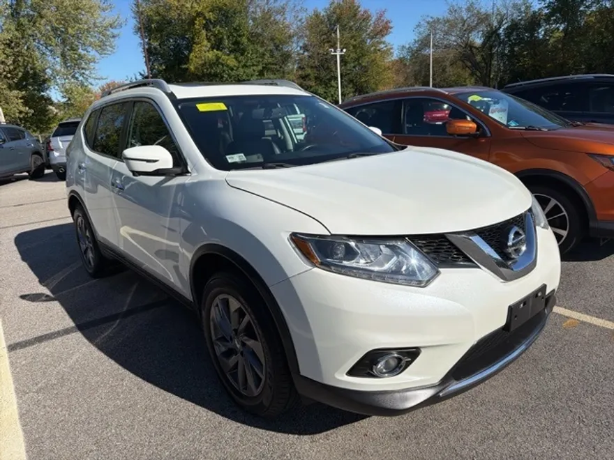 2016 Nissan Rogue SL photo 1