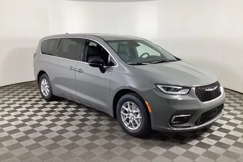 2025 Chrysler Pacifica photo 1