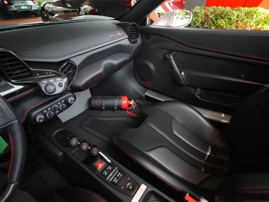 2015 Ferrari 458 Spider Base photo 34