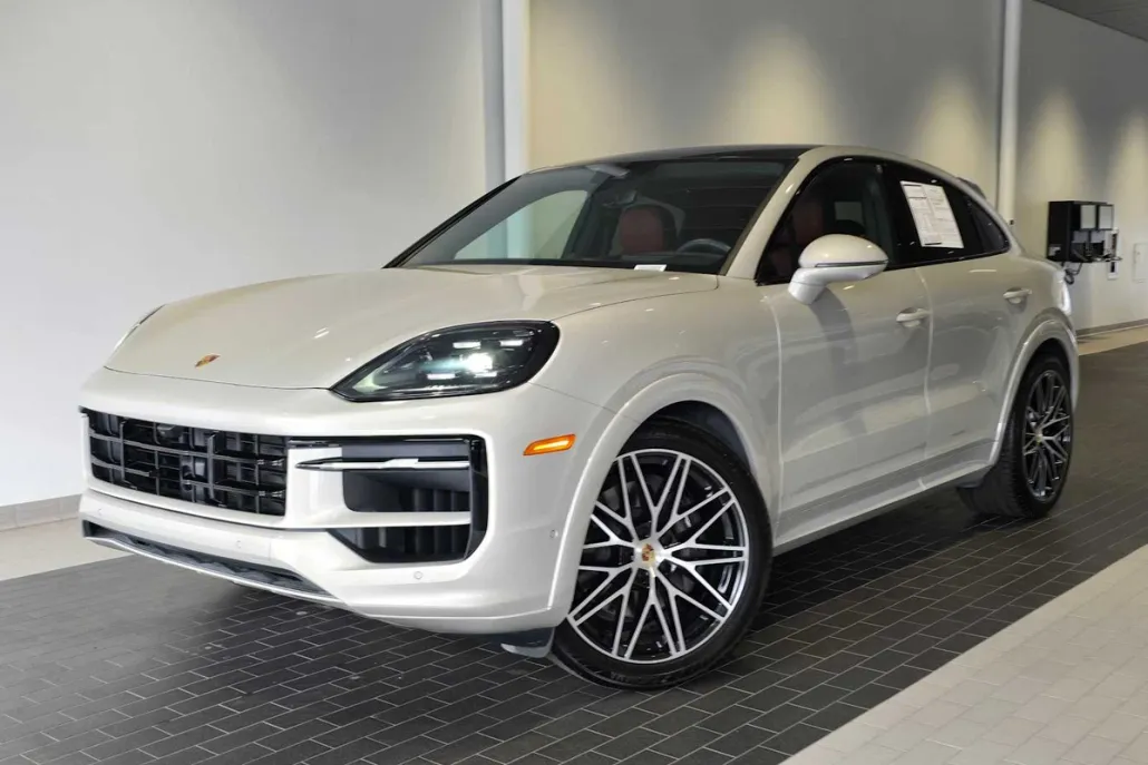 2024 Porsche Cayenne Coupe photo 1