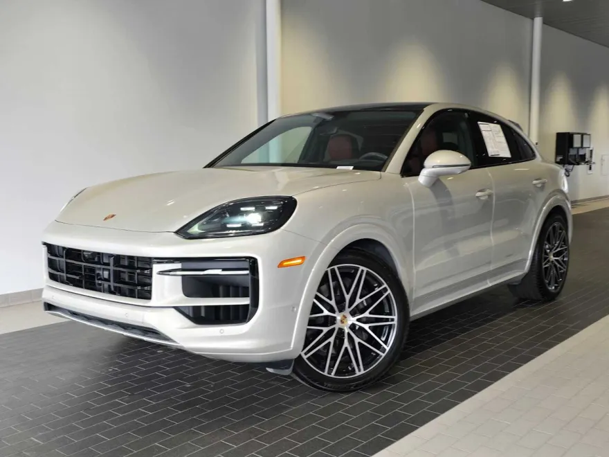 2024 Porsche Cayenne Coupe photo 1