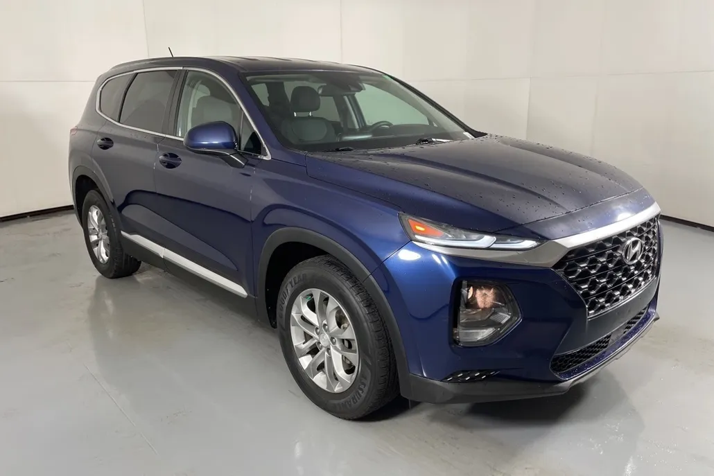 2020 Hyundai Santa Fe SE photo 1