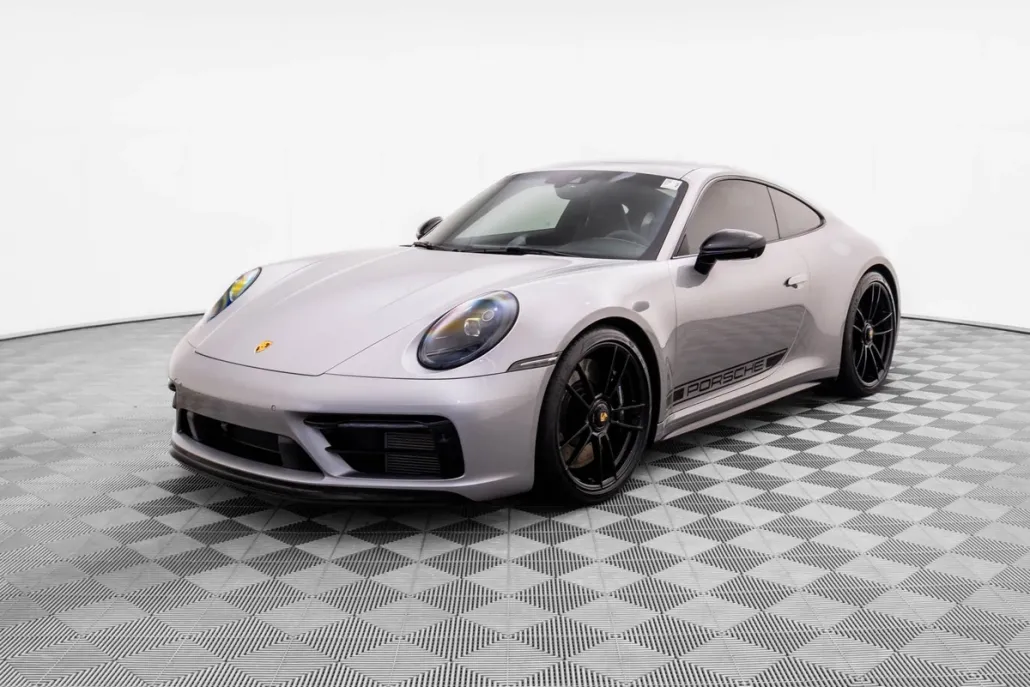2024 Porsche 911 GTS photo 1