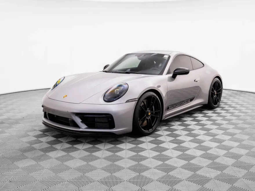 2024 Porsche 911 GTS photo 1