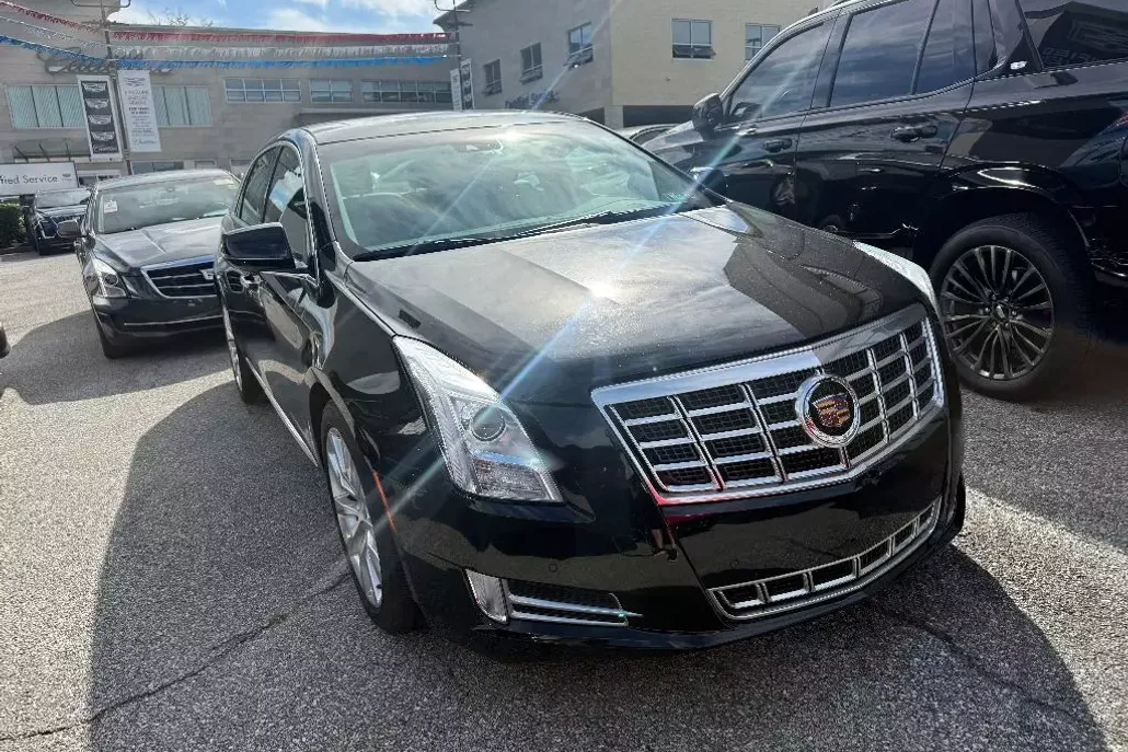 2015 Cadillac XTS Luxury photo 1