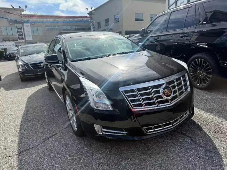 2015 Cadillac XTS Luxury photo 1