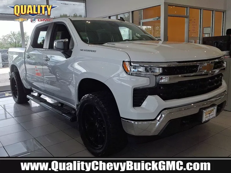 2025 Chevrolet Silverado 1500 LT photo 1