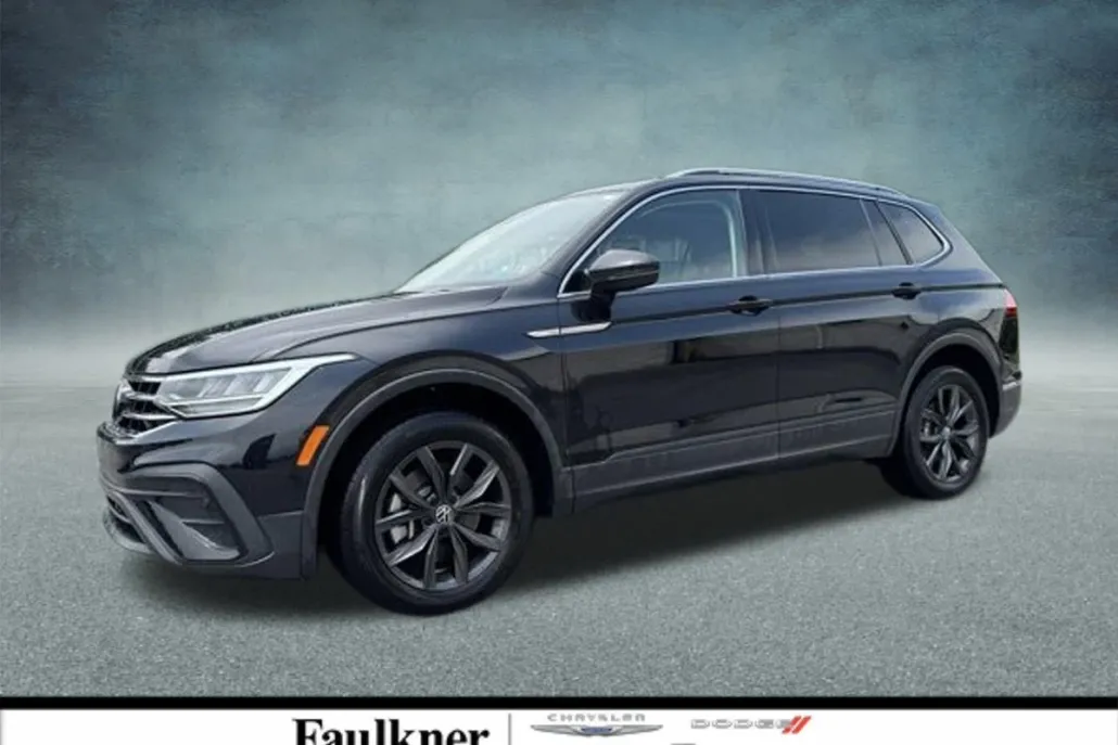 2024 Volkswagen Tiguan SE Wolfsburg Edition photo 1