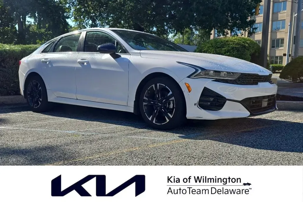 2024 Kia K5 GT-Line photo 1