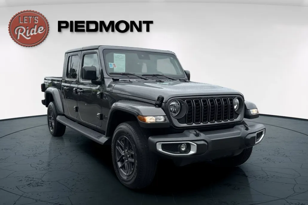 2024 Jeep Gladiator Sport S photo 1