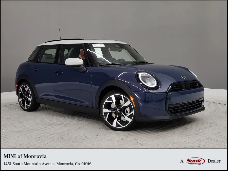 2025 Mini Cooper 4 Door Hardtop Signature photo 1