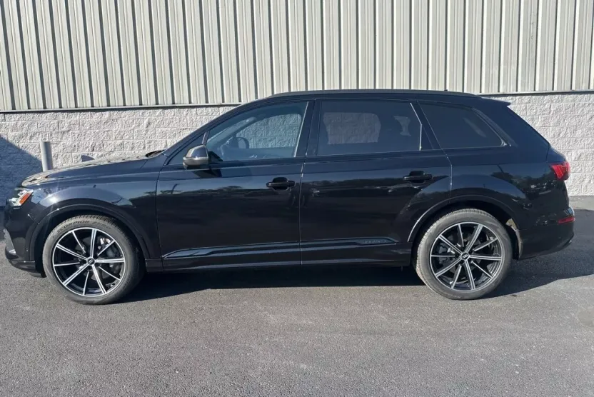 2020 Audi Q7 Prestige 55 photo 1