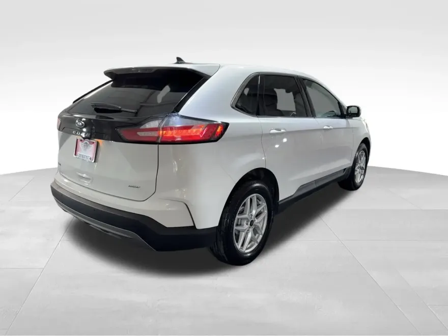 2024 Ford Edge SEL photo 4