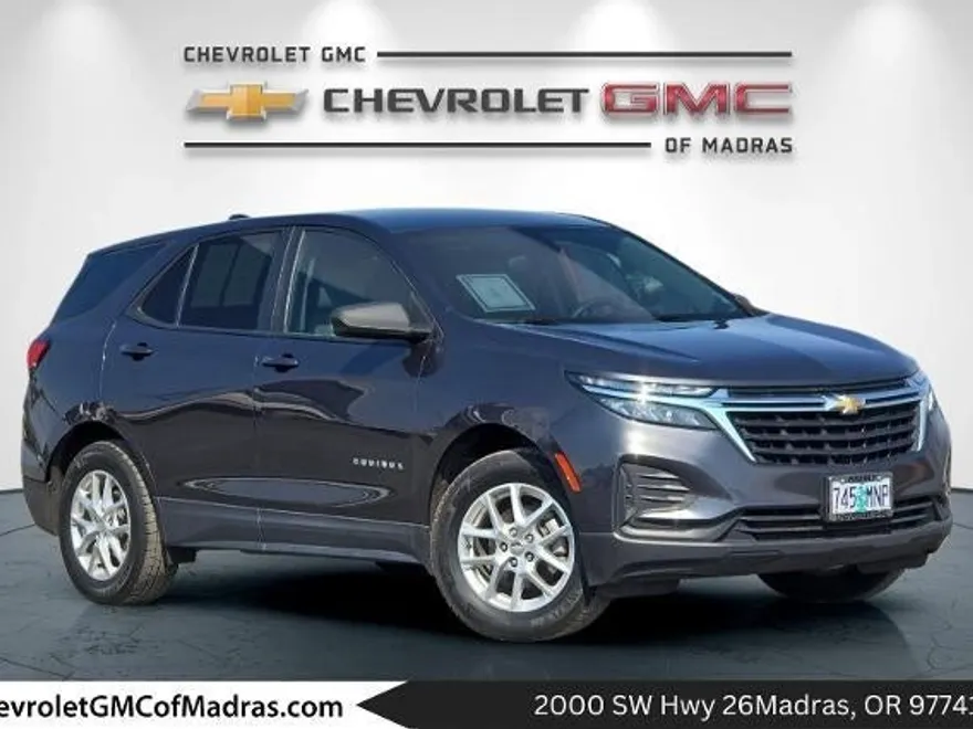 2022 Chevrolet Equinox LS photo 1