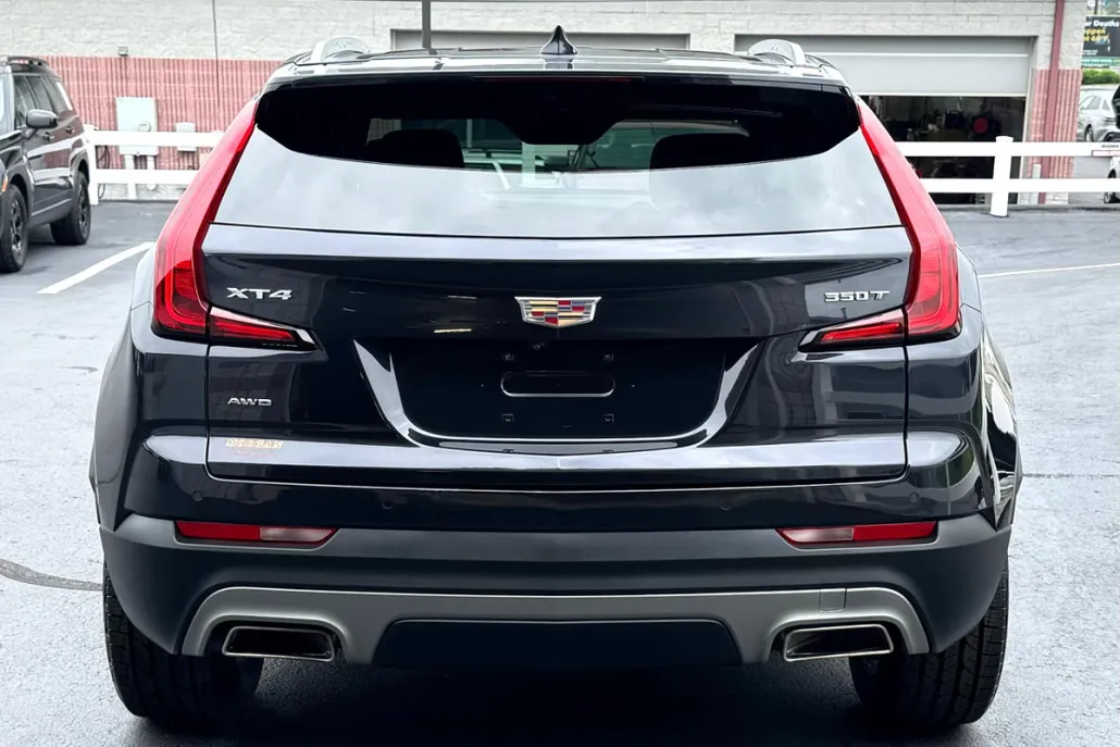 2022 Cadillac XT4 Premium Luxury photo 1