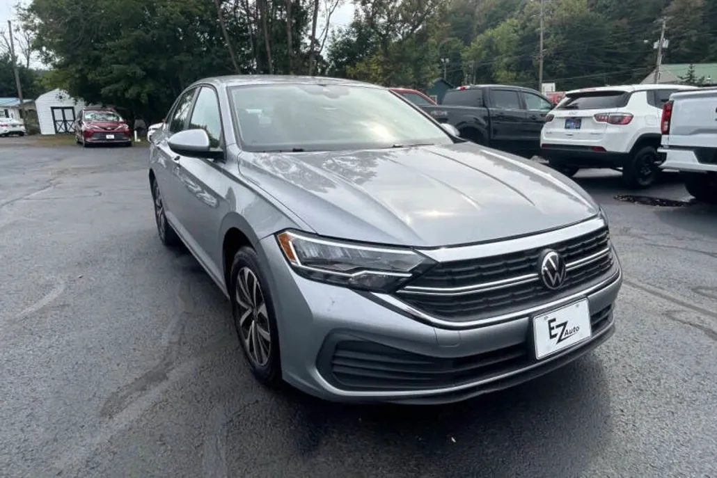 2024 Volkswagen Jetta S photo 1