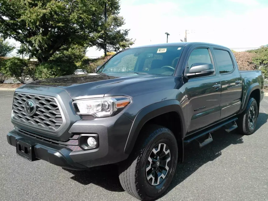 2020 Toyota Tacoma SR5 photo 1