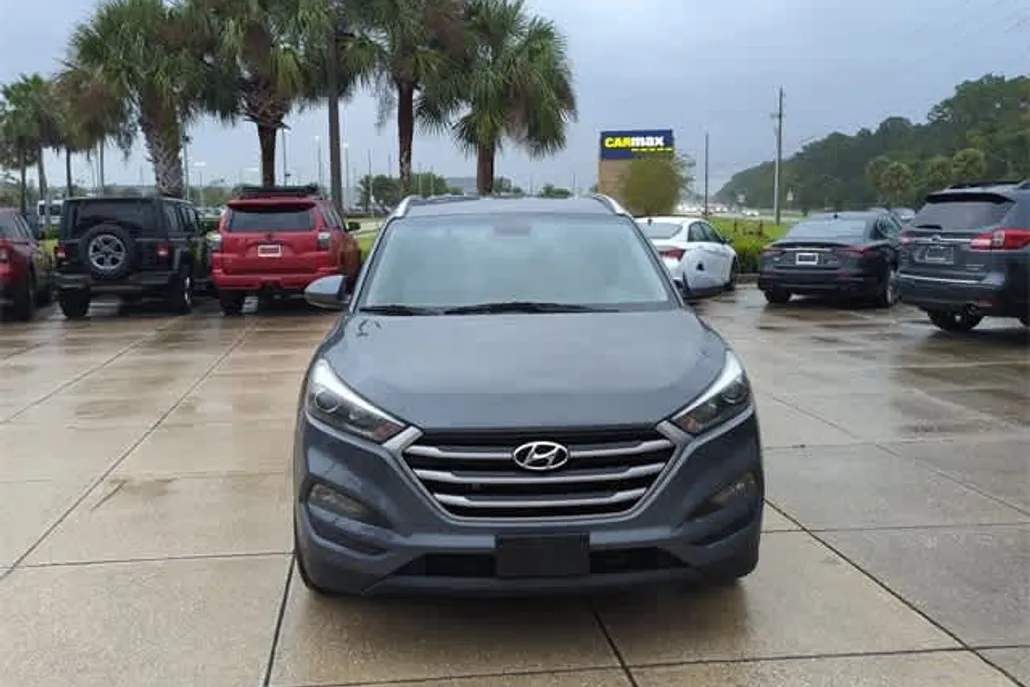 2017 Hyundai Tucson SE photo 1
