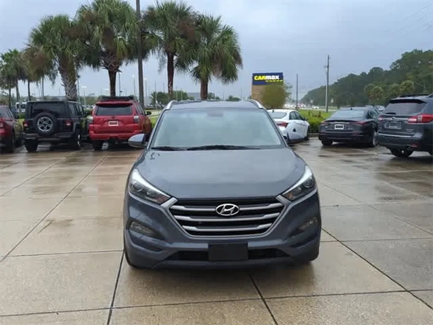 2017 Hyundai Tucson SE photo 1