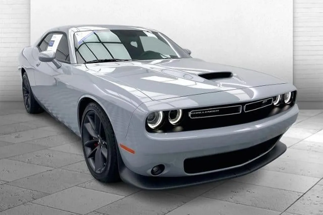 2022 Dodge Challenger GT photo 1
