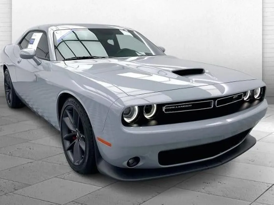 2022 Dodge Challenger GT photo 1