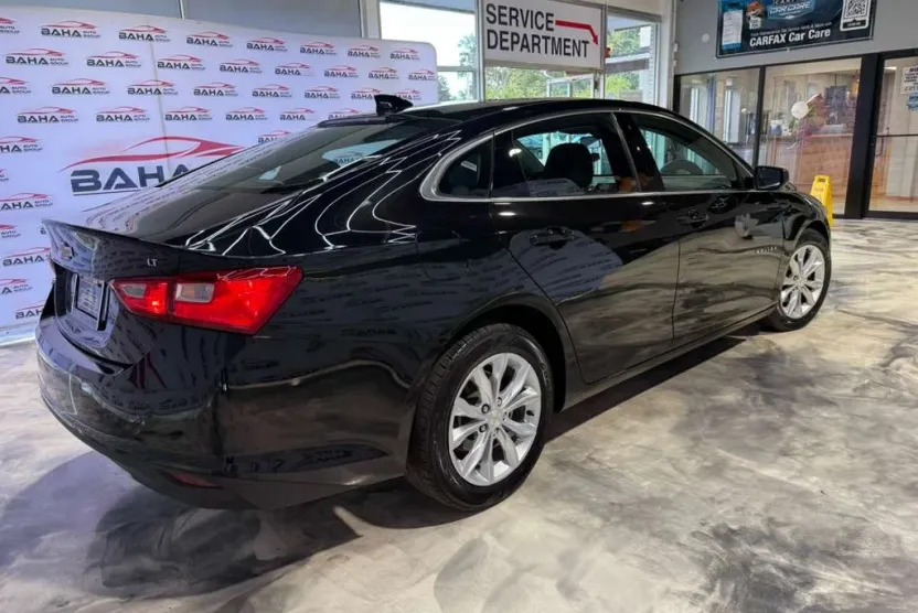 2024 Chevrolet Malibu 1LT photo 1