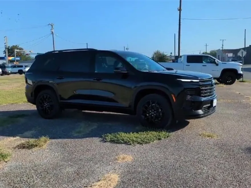 2026 Chevrolet Traverse photo 1