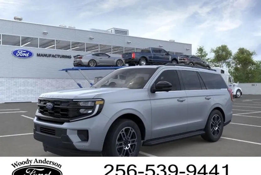 2025 Ford Expedition photo 1