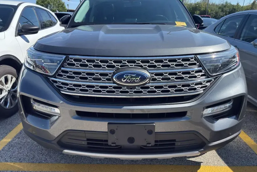 2023 Ford Explorer Limited photo 1