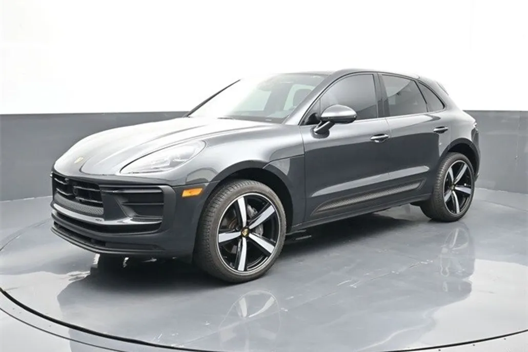 2022 Porsche Macan photo 1