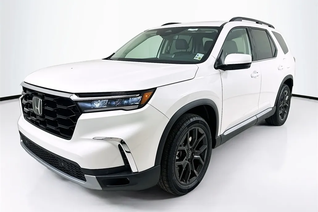 2025 Honda Pilot Touring photo 1
