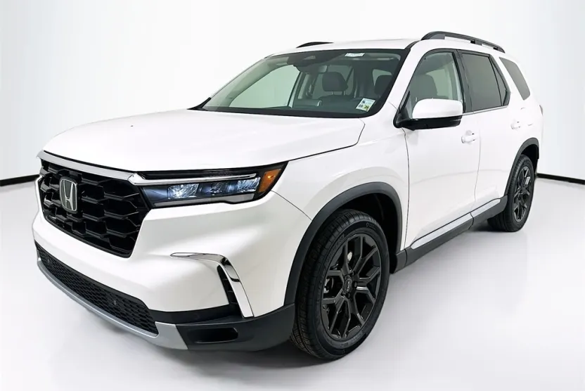 2025 Honda Pilot Touring photo 1