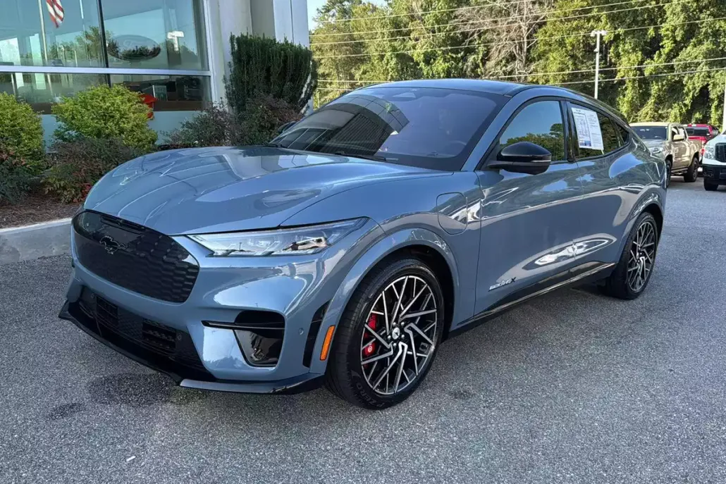 2023 Ford Mustang Mach-E GT photo 1