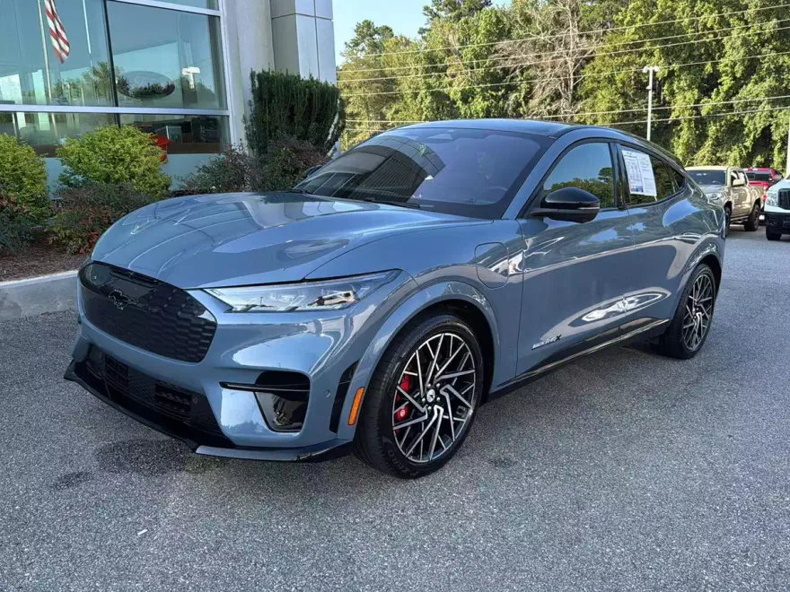 2023 Ford Mustang Mach-E GT photo 1