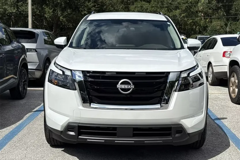 2025 Nissan Pathfinder SV photo 1