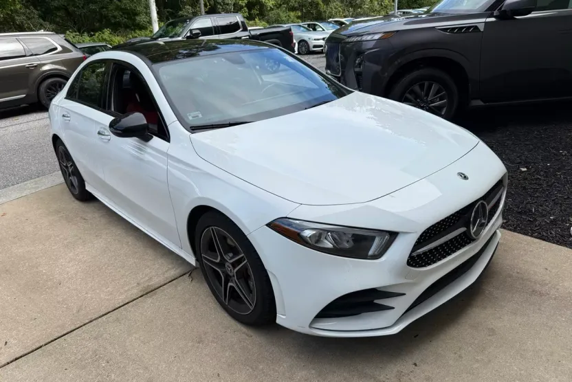 2022 Mercedes Benz A 220 4MATIC photo 1